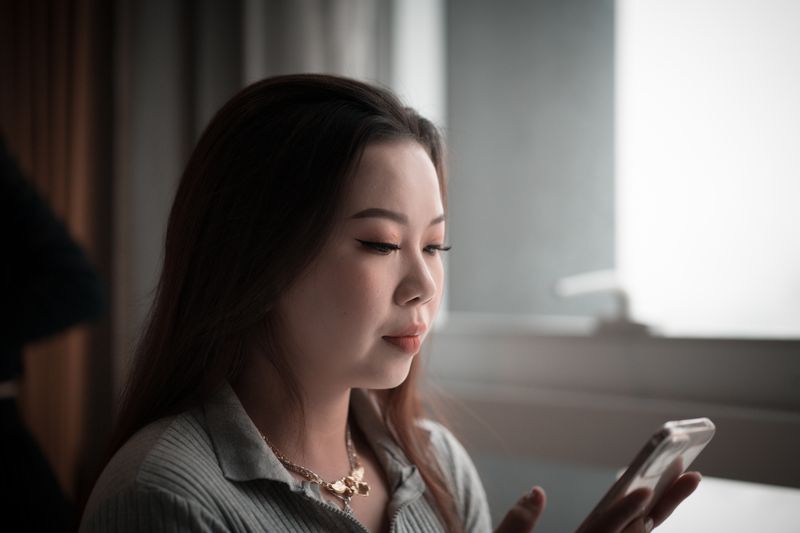 Bệnh nhân đặt lịch khám qua điện thoại